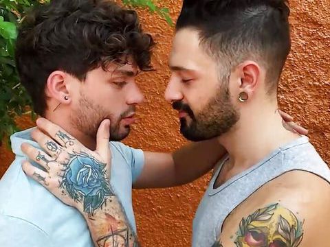 KiloTop presents: Hunk igor lucios pounds bareback cute joe dave from behind in a back alley - papi